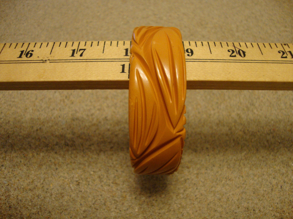 Vintage Goldenrod Bakelite Bracelet: Carved Leaf Design