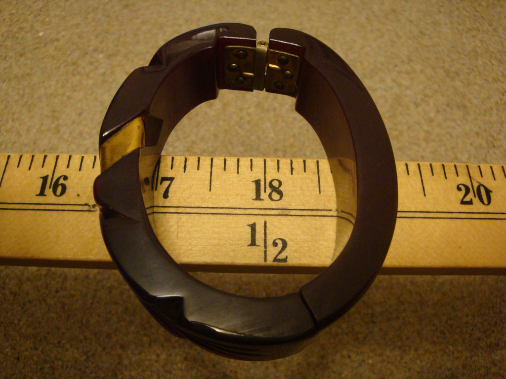 Vintage Bakelite Clamper Bracelet! Mahogany w/ Leaf Carvings & Brass Accent!