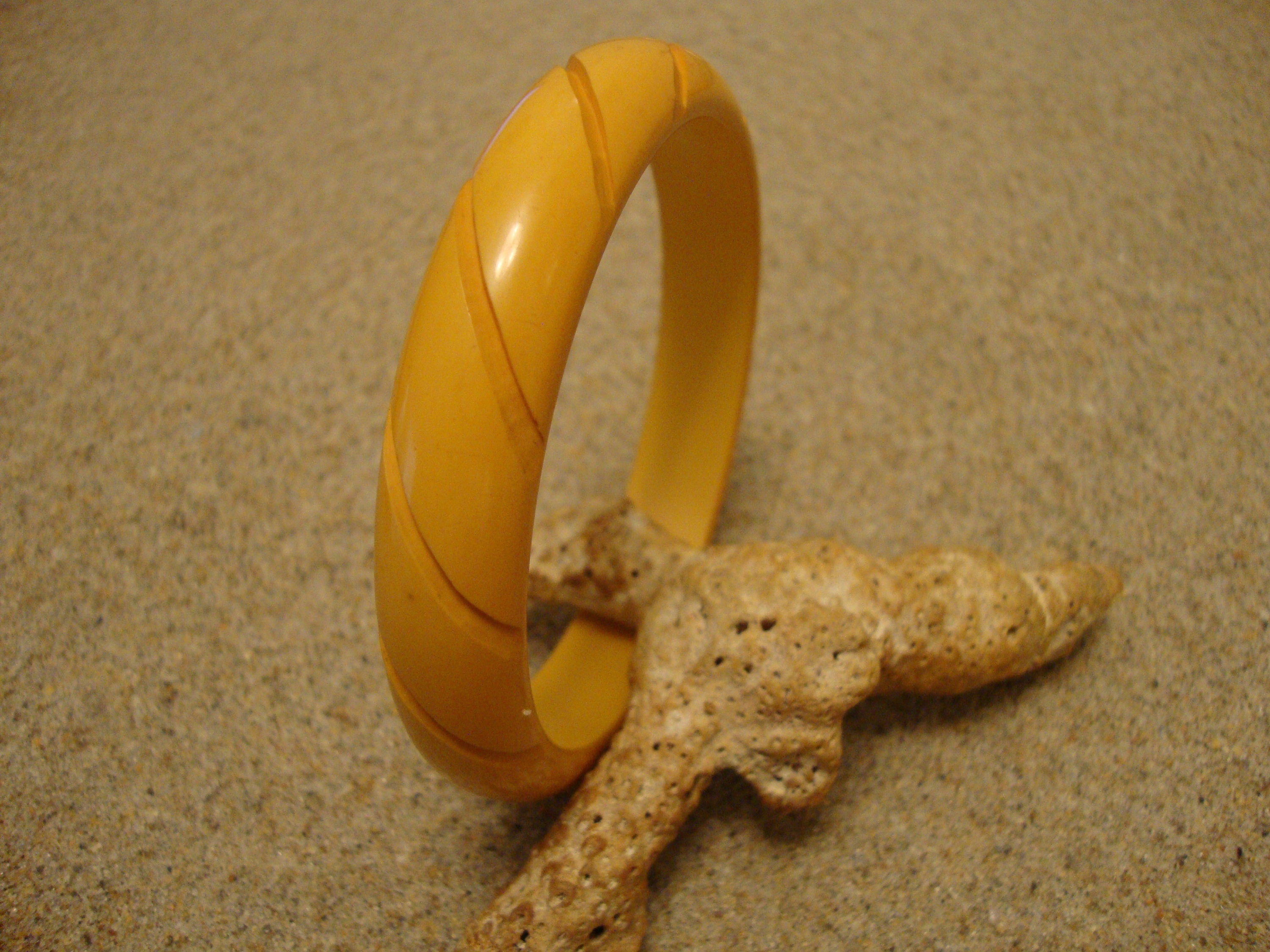 Vintage Goldenrod Bakelite Bracelet: Carved Diagonal Slashes
