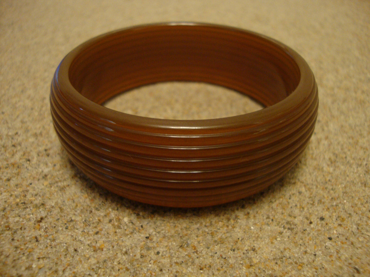 Vintage 1" Bakelite Bracelet! Semi Translucent Sleek Gold to Green Ribbed Design!