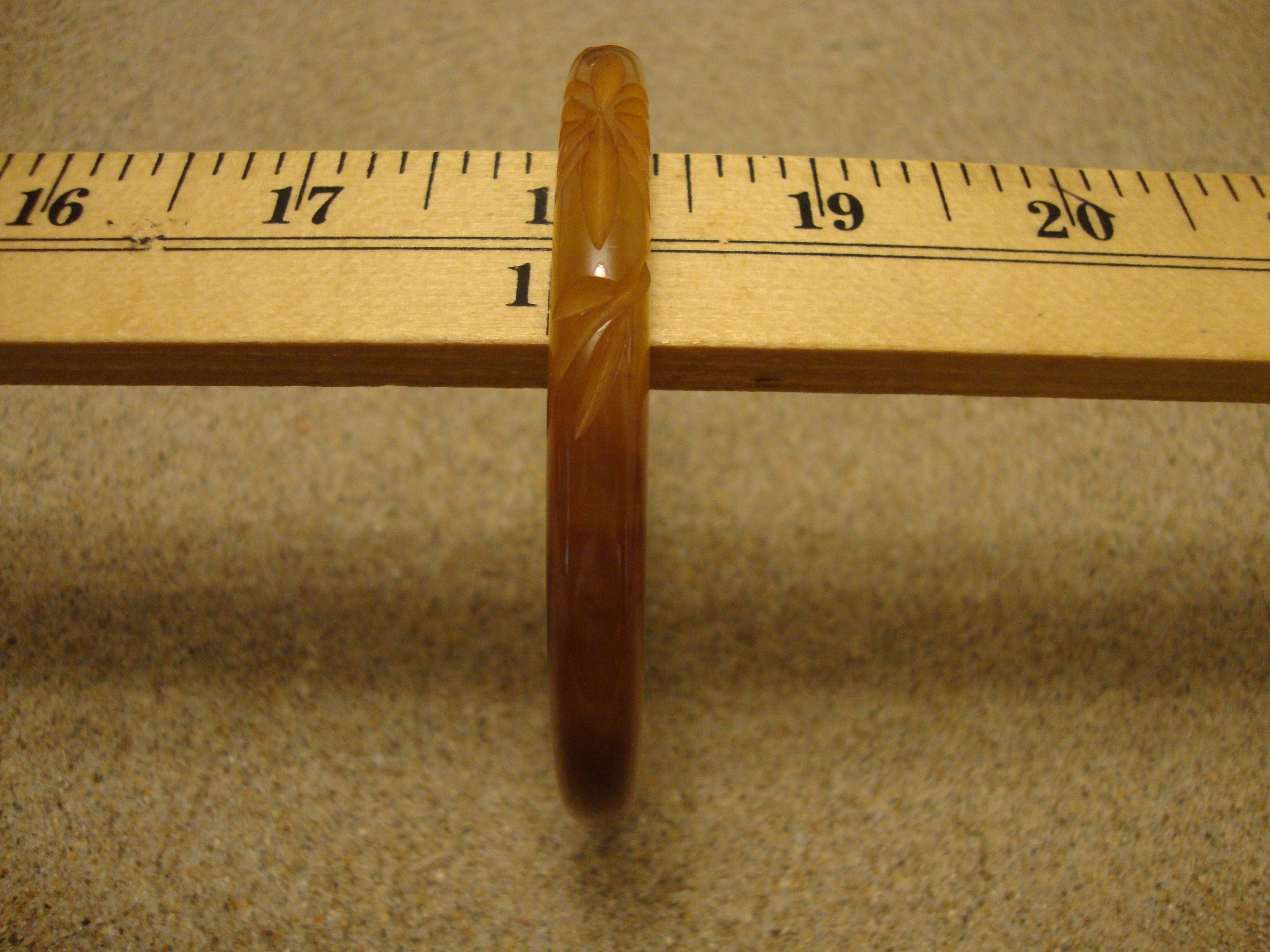 Vintage 1/4" Flat Tube Greenish Brown Bakelite Bracelet! Flower & Leaf Carvings!