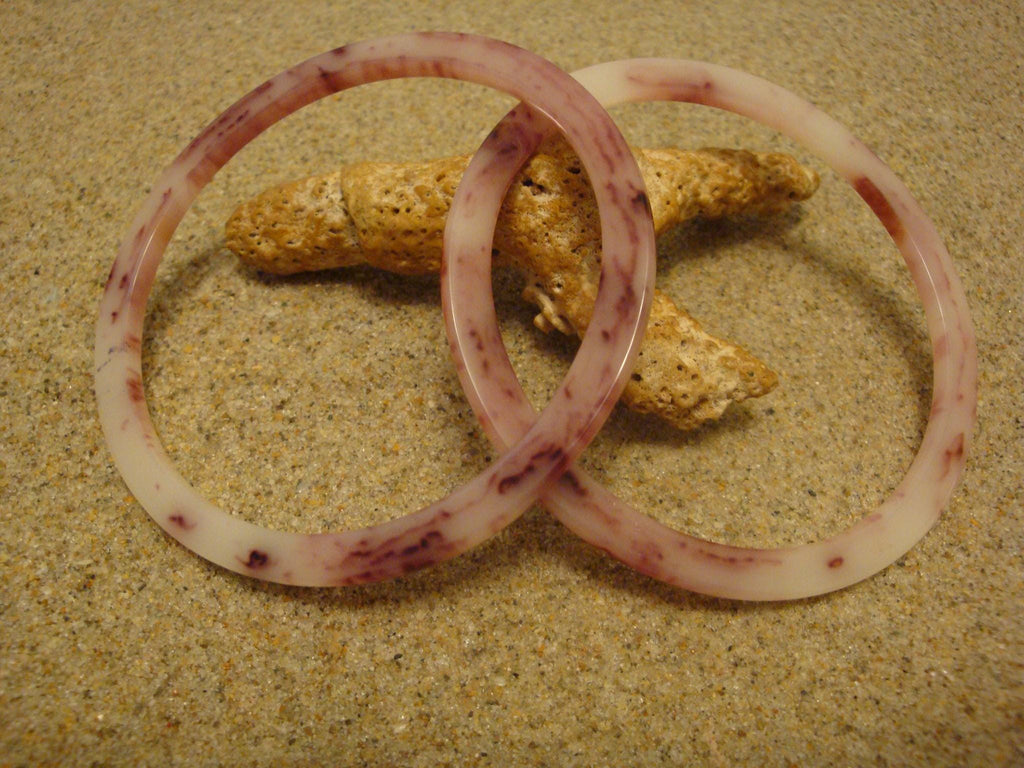 Vintage Bakelite Bracelet Pair: Marbled Purple & Custard Bangles