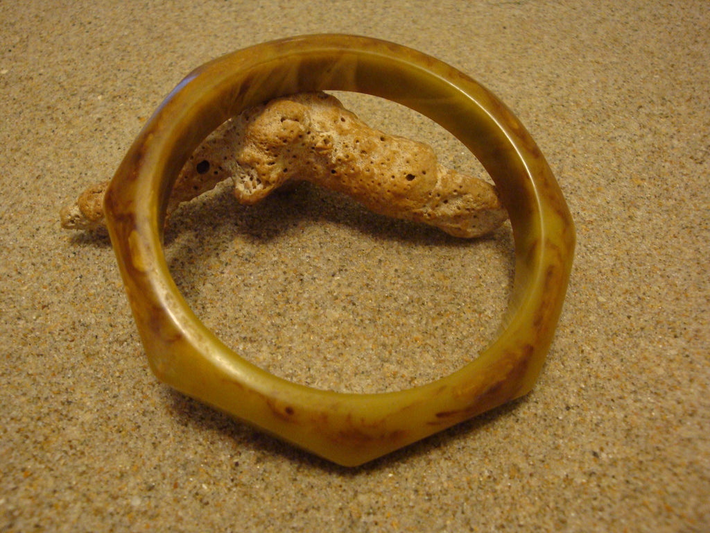 Vintage 1/2" Butterscotch/Brown/Green Octagon Bakelite Bracelet; Beveled Edges!