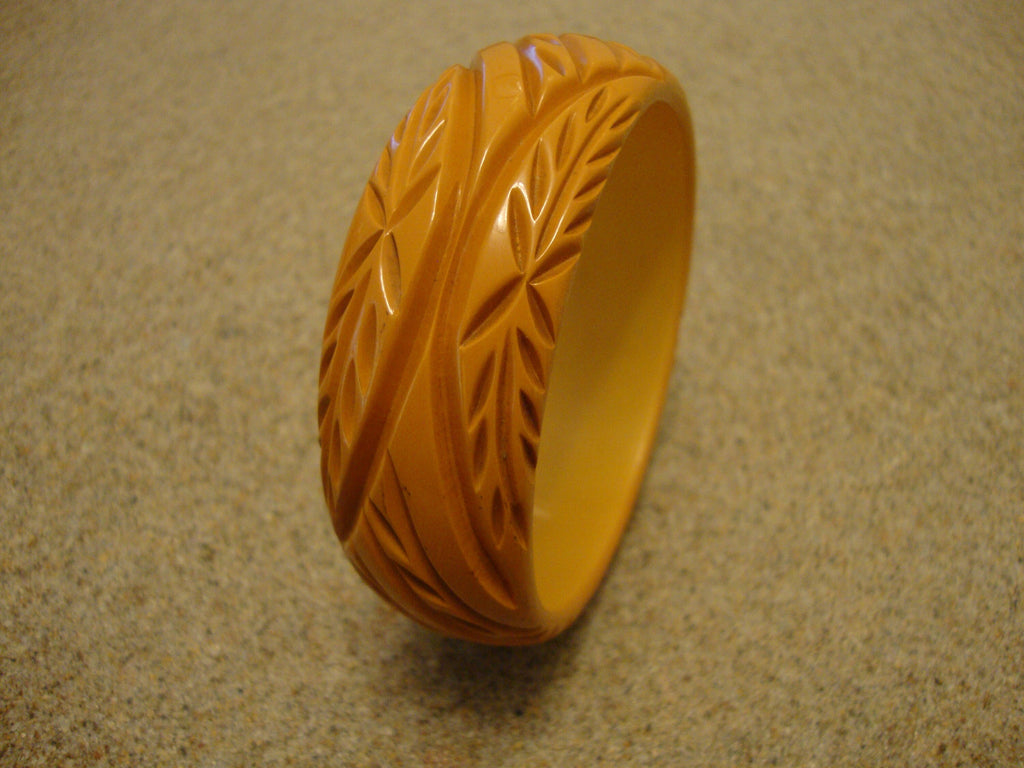 Vintage 1" Goldenrod Bakelite Bracelet! Vine and Leaf w/Diagonal Slash Carvings!