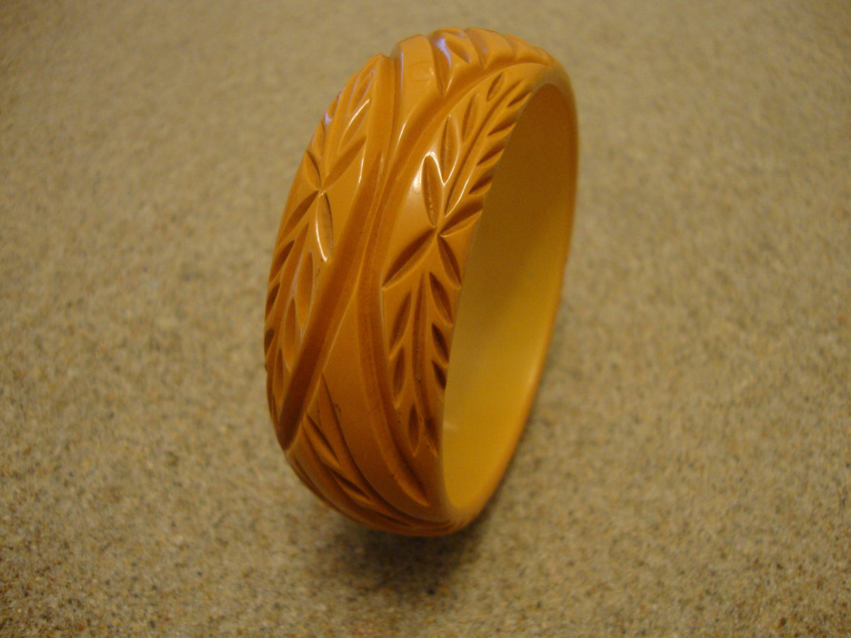 Vintage 1" Goldenrod Bakelite Bracelet! Vine and Leaf w/Diagonal Slash Carvings!