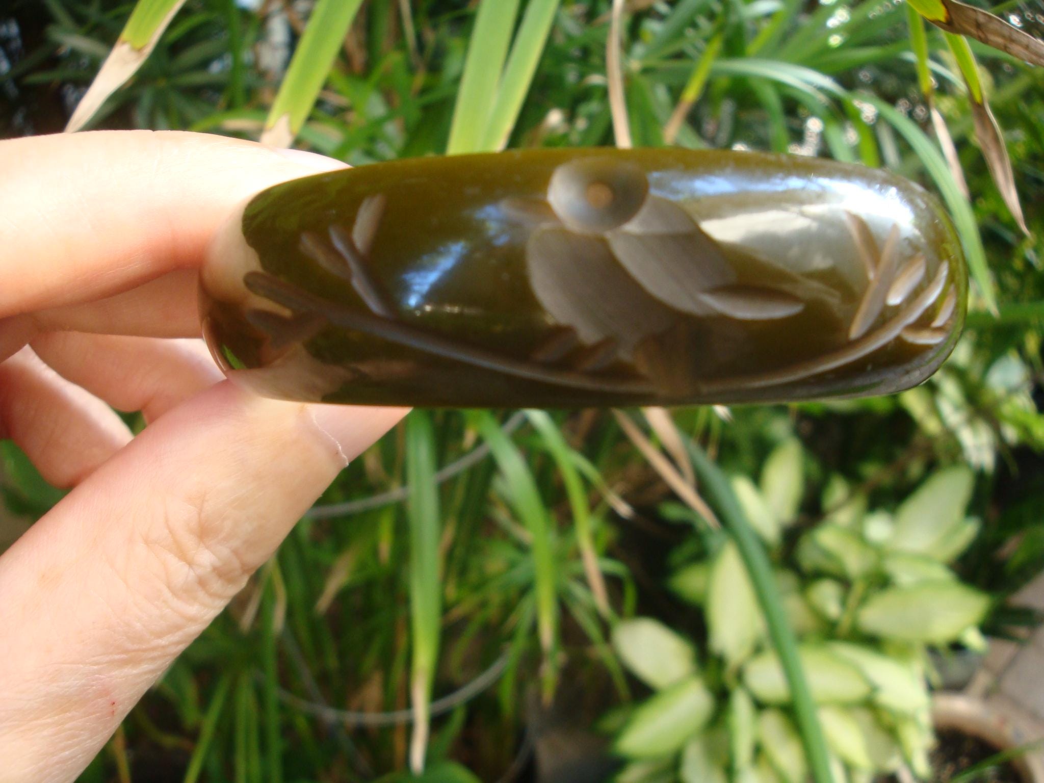 Vintage 3/4" Olive Green Bakelite Bracelet; Classic Bird on Branch Carvings!!