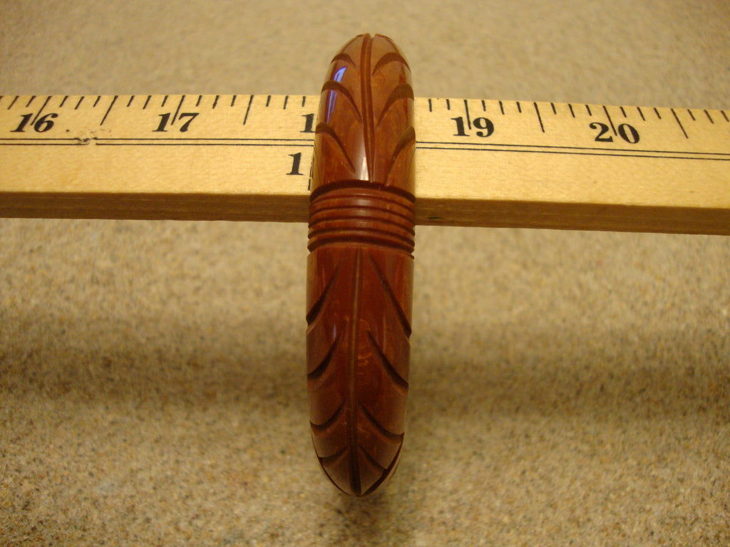 Vintage Cinnamon Bakelite Bracelet: Carved Wheat Sheaf Design