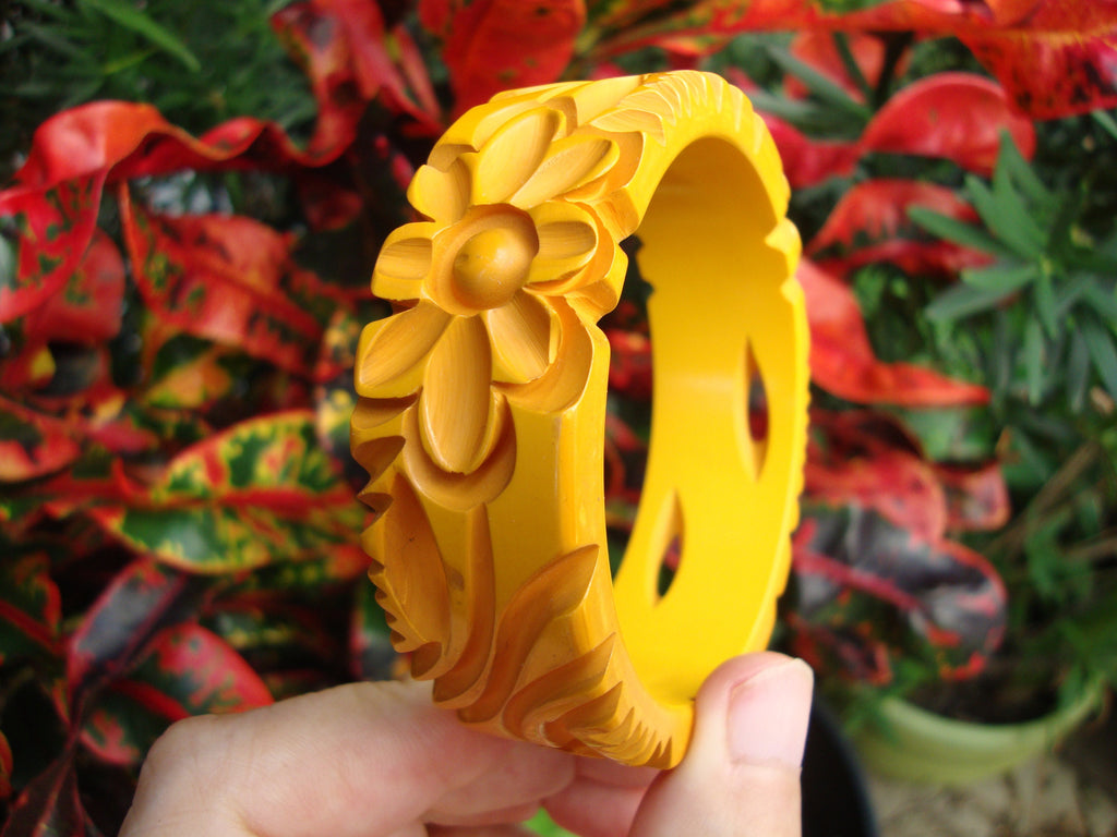 Vintage 7/8" Goldenrod Bakelite Bracelet! Open Work Deep Flower & Leaf Carvings!