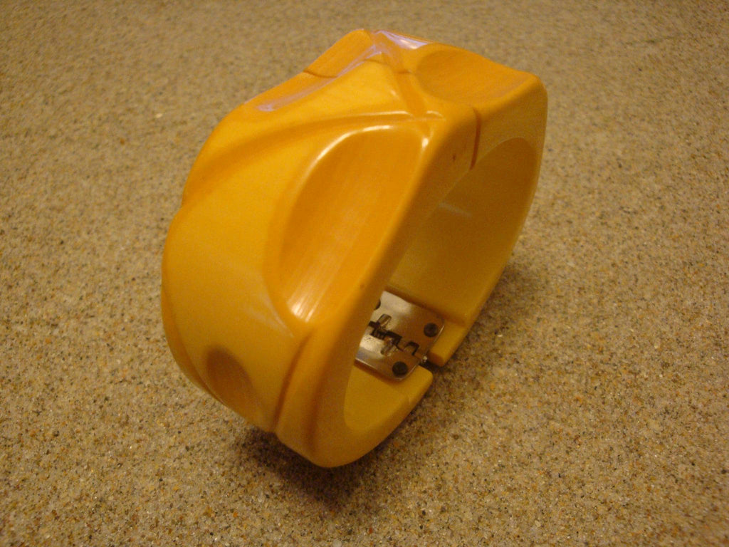 Vintage Canary Yellow Bakelite Clamper Bracelet: Geometric Design