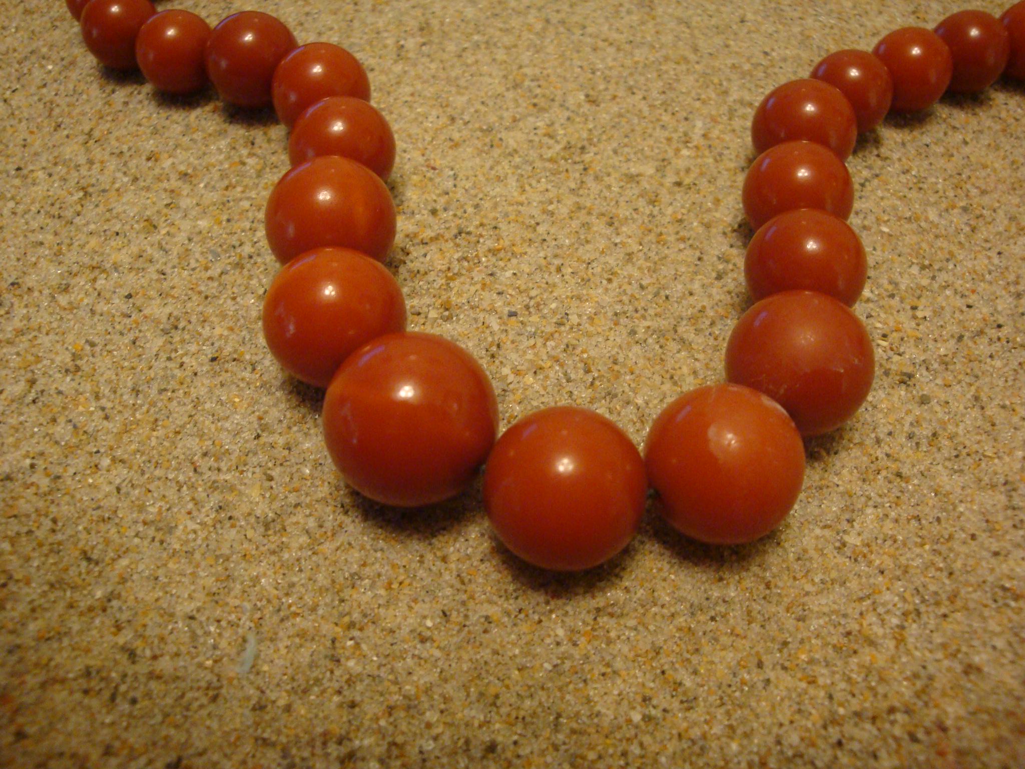 Vintage 31" Bakelite Necklace! Graduated Dark Burnt Orange Round Beads!