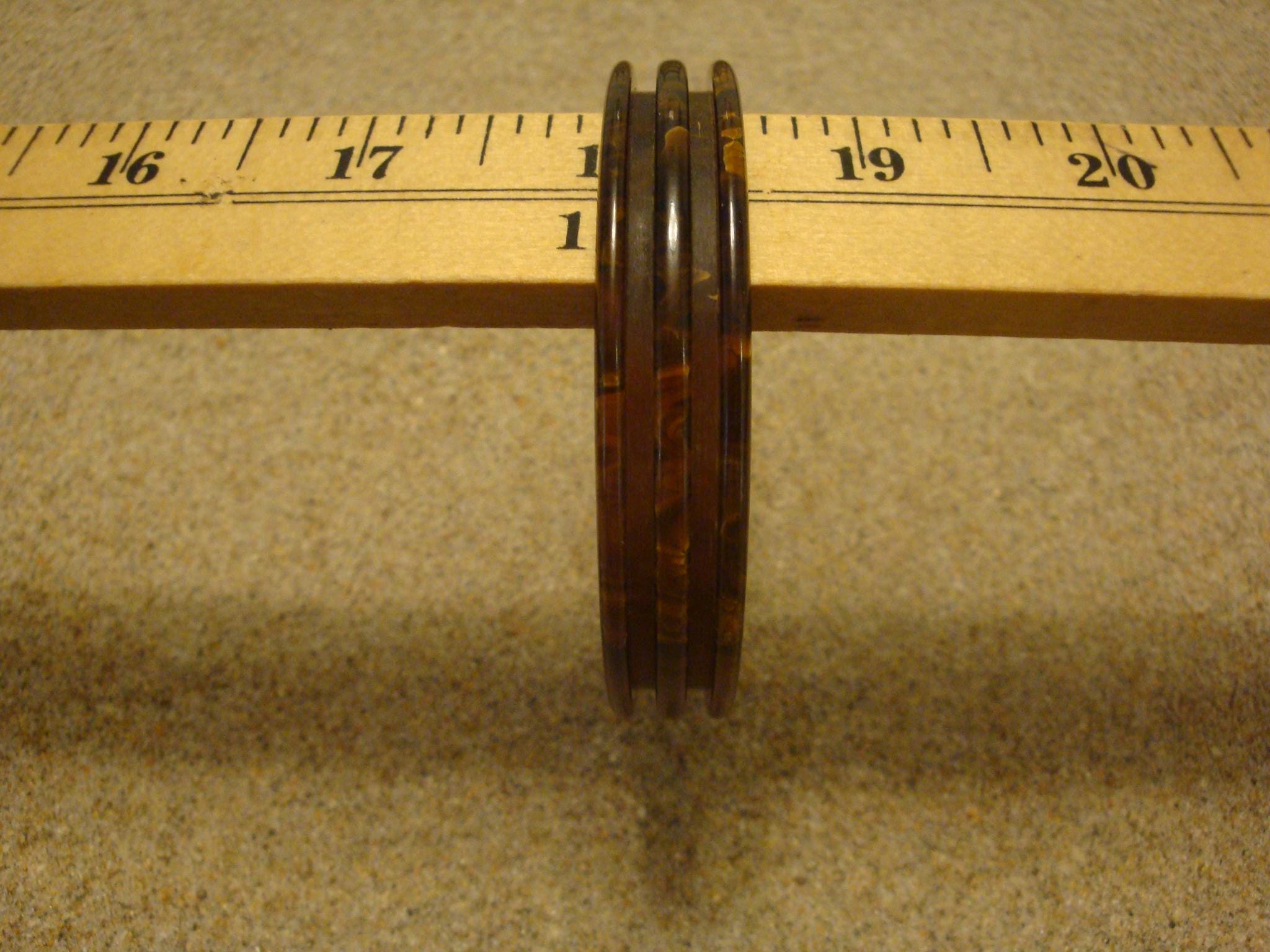Vintage 1/2" Brown & Butterscotch Bakelite Bracelet! Sleek Deep Grooved  Design!