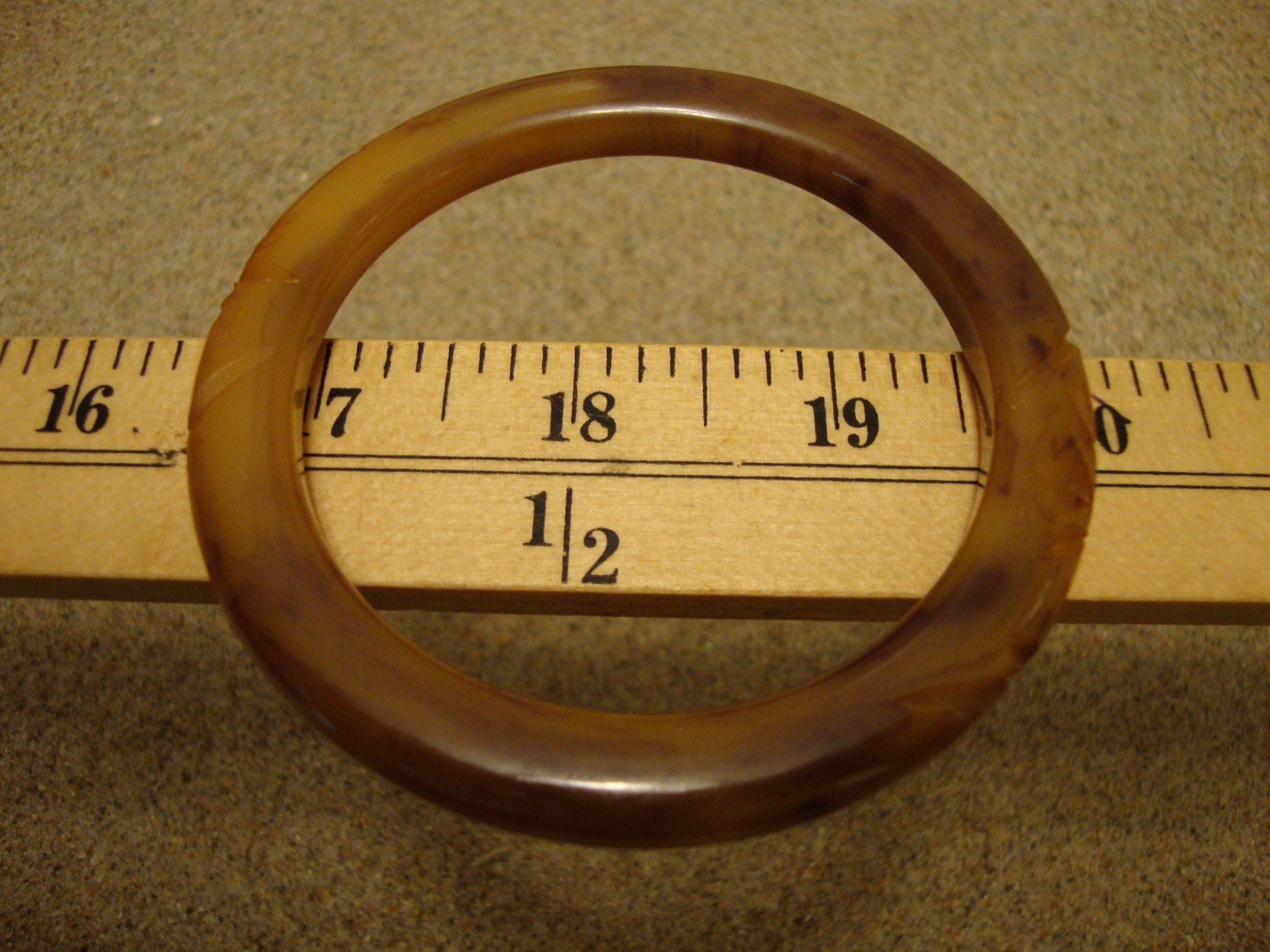 Vintage 1/4" Flat Tube Greenish Brown Bakelite Bracelet! Flower & Leaf Carvings!