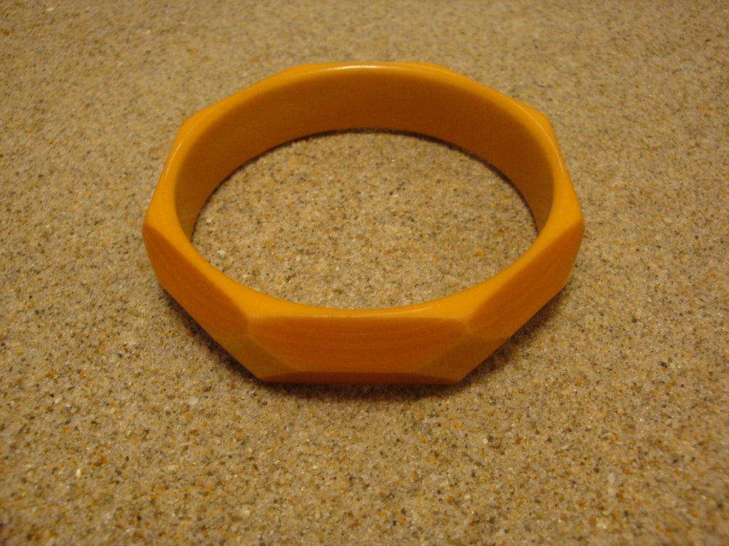 Vintage 5/8" Goldenrod Bakelite Bracelet! Cut Back Diamond Faceted Design!