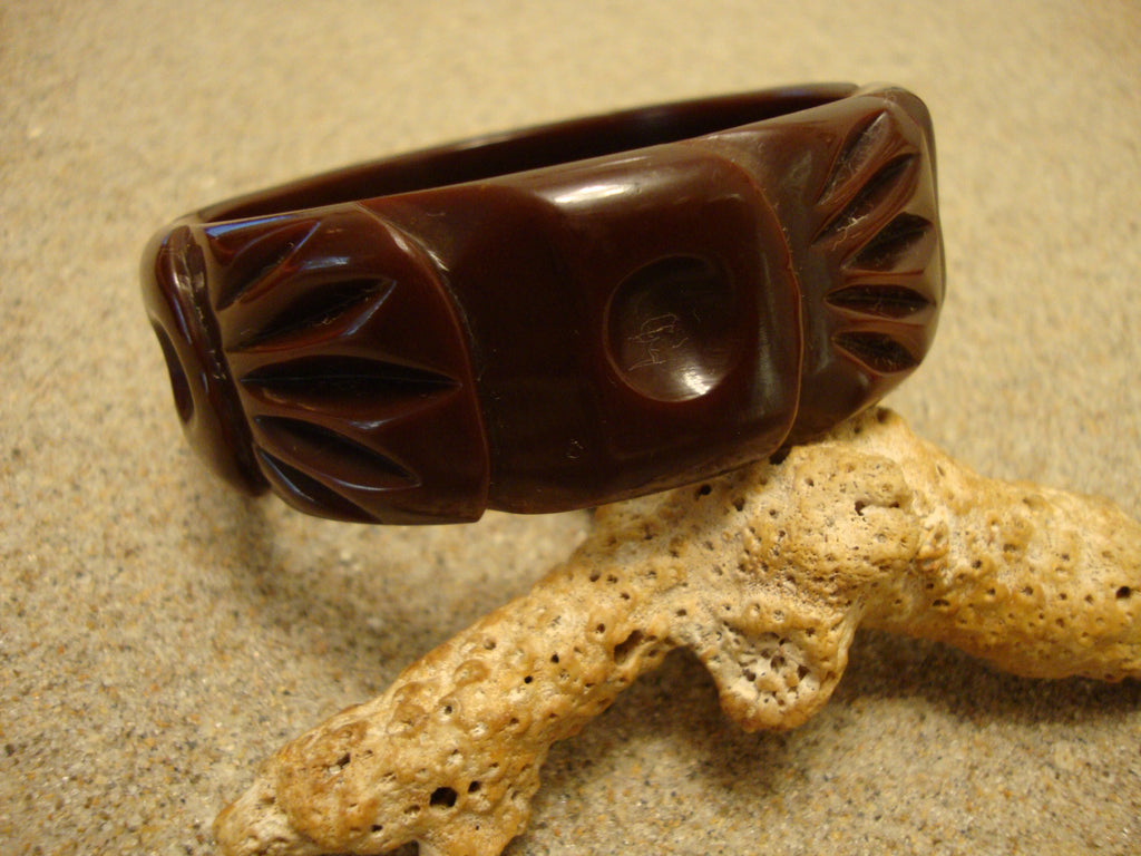 Vintage 7/8" Chocolate Brown Bakelite Bracelet! Abstract Flower & Leaf Carvings!