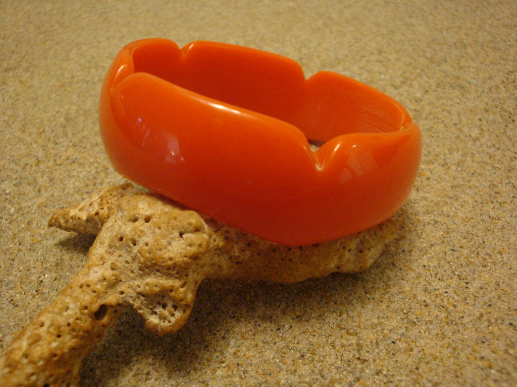 Vintage Orange Bakelite Bracelet: Scalloped Edge Bangle