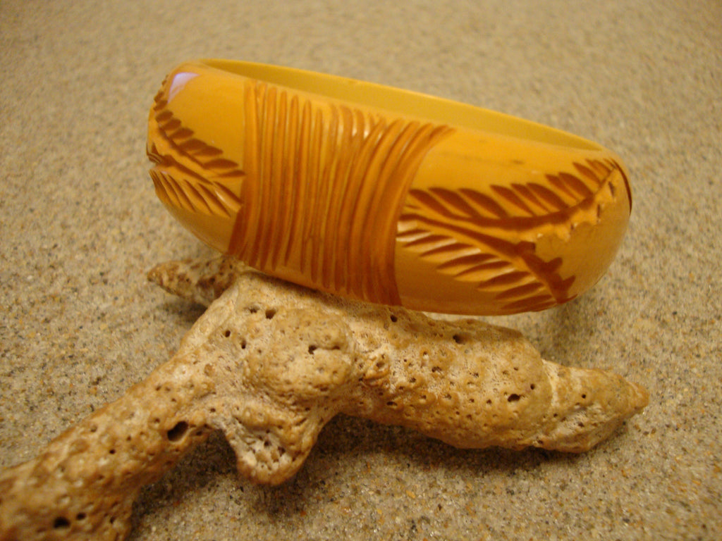 Vintage Goldenrod Bakelite Bracelet: Abstract Carved Design