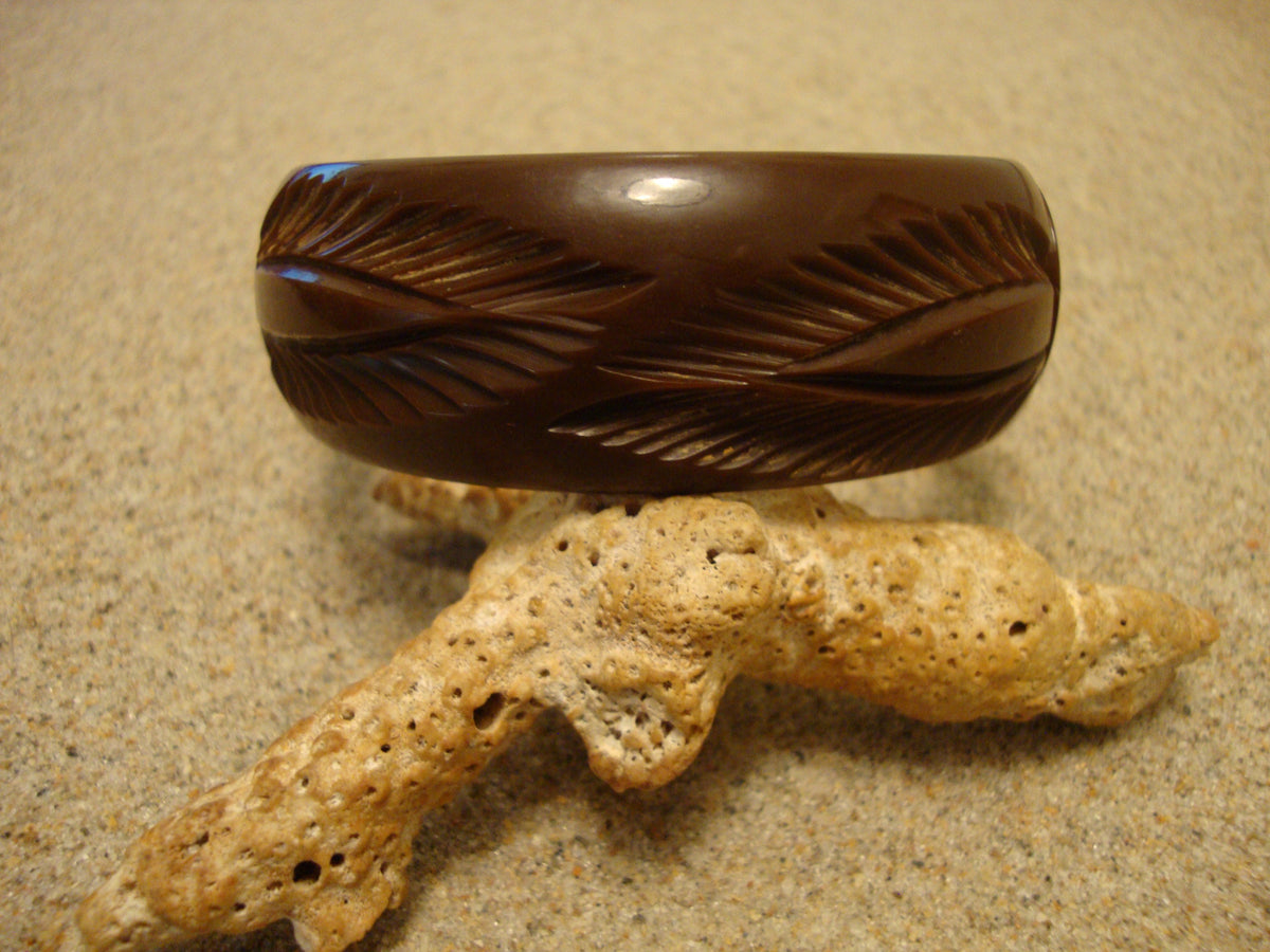 Vintage Dark Chocolate Brown Bakelite Bracelet! Large Carved Flower/Leaf Design!
