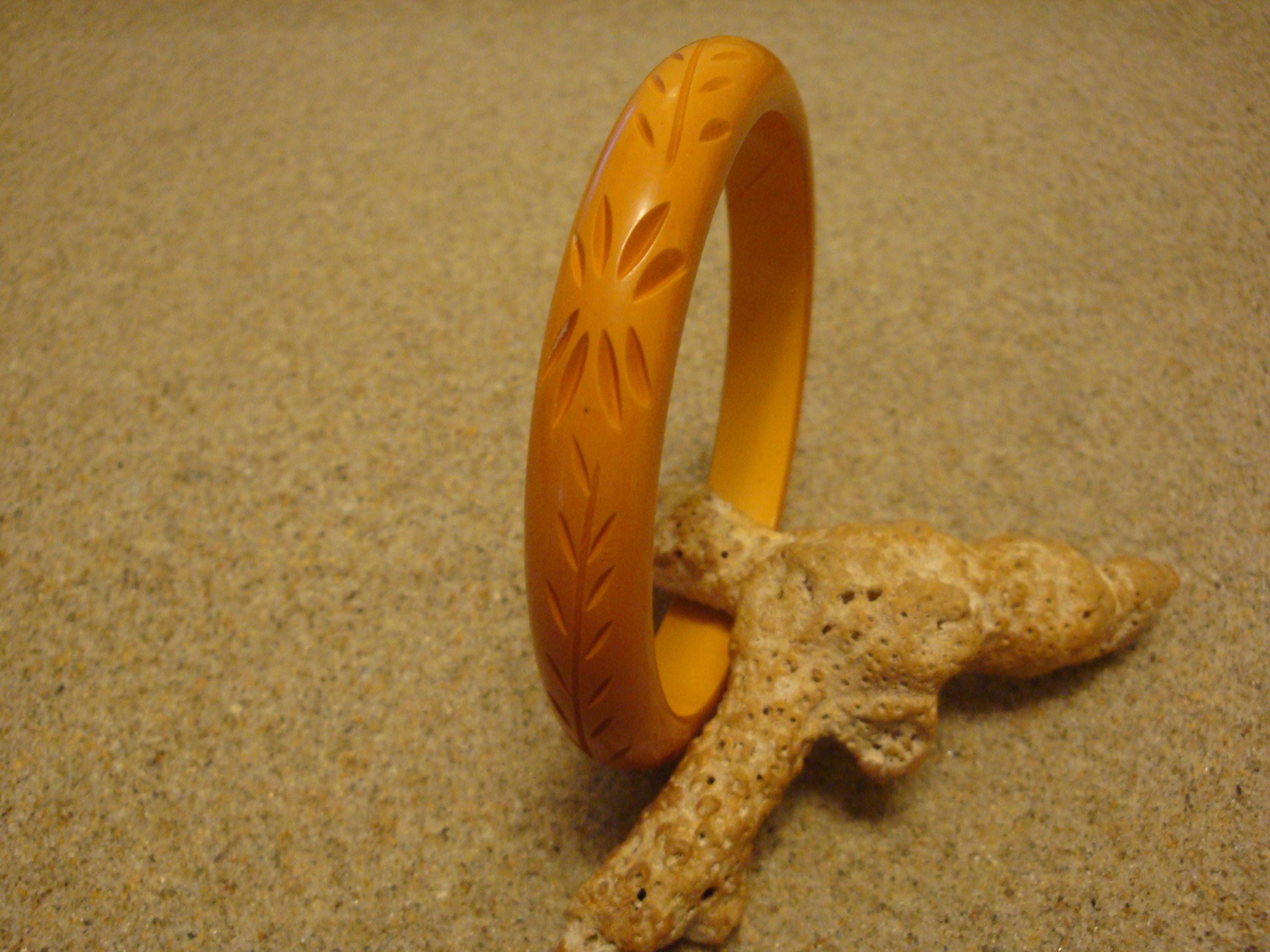 Vintage 1/2" Bakelite Bracelet! Solid Goldenrod; Vine/Leaf/ Flower Carvings!