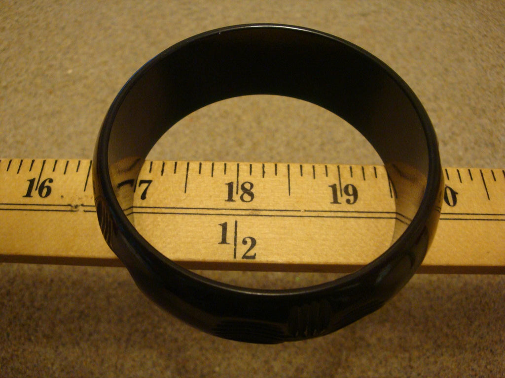 Vintage 1" Midnight Green Bakelite Bracelet! Southwestern Inspired Carvings!