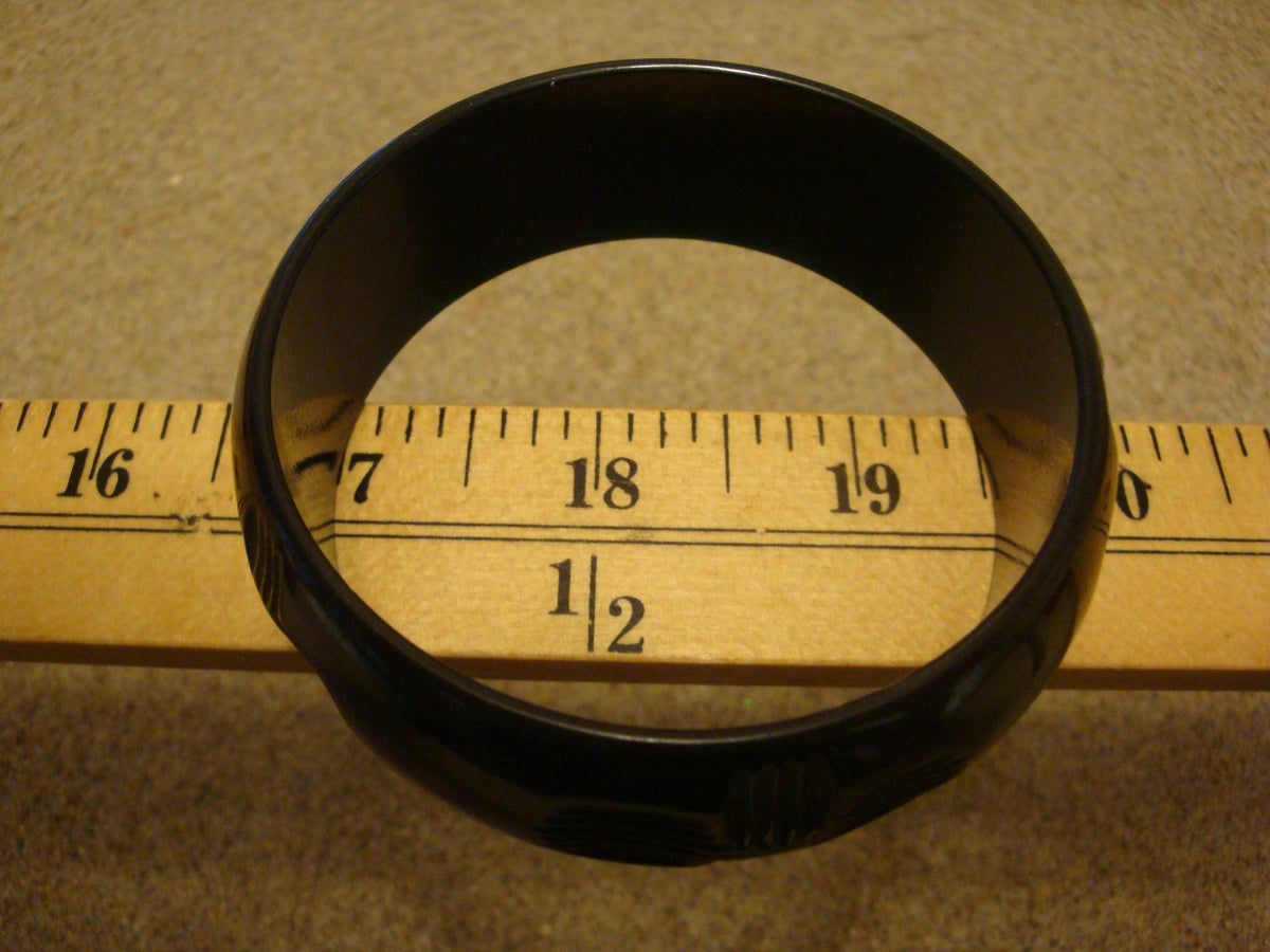 Vintage 1" Midnight Green Bakelite Bracelet! Southwestern Inspired Carvings!