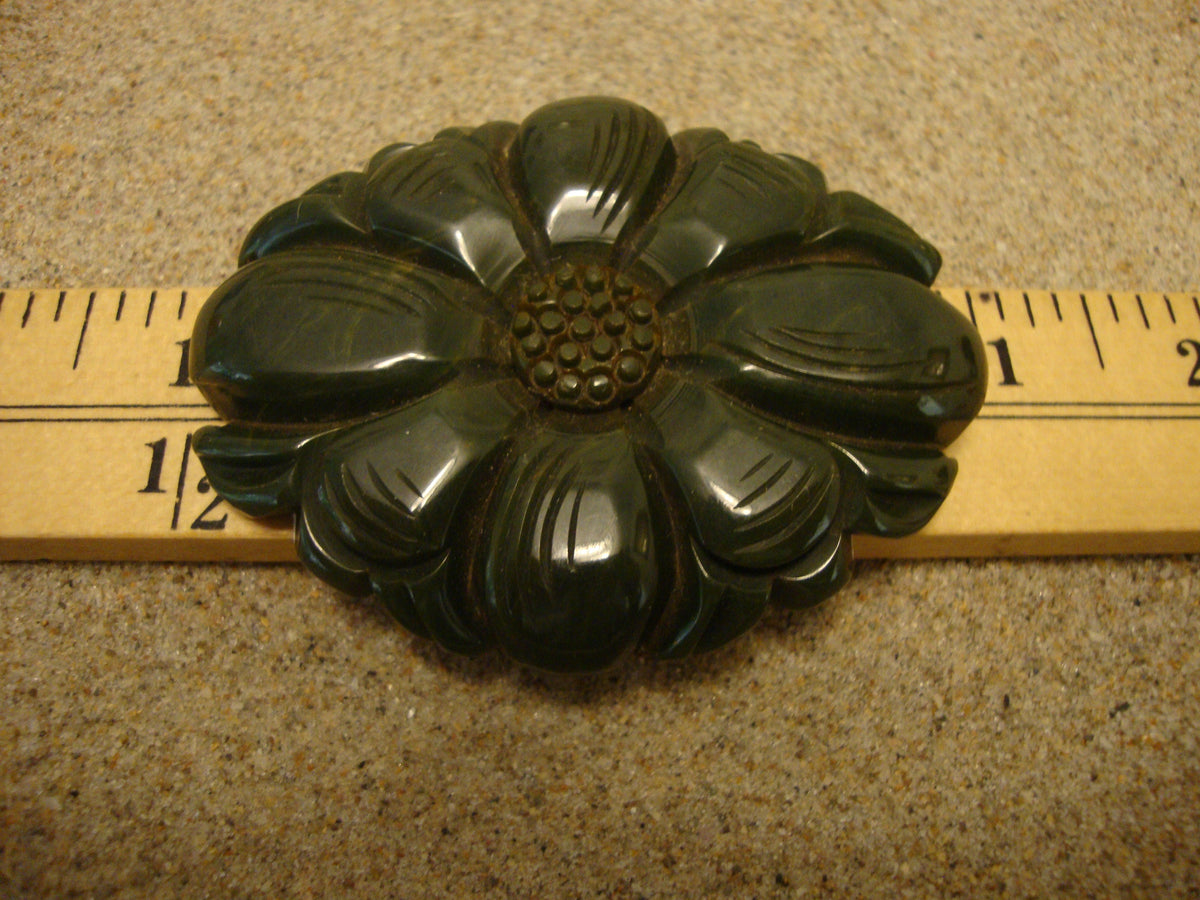 Vintage Marbled Green Bakelite Brooch: Carved Flower & Leaf Design