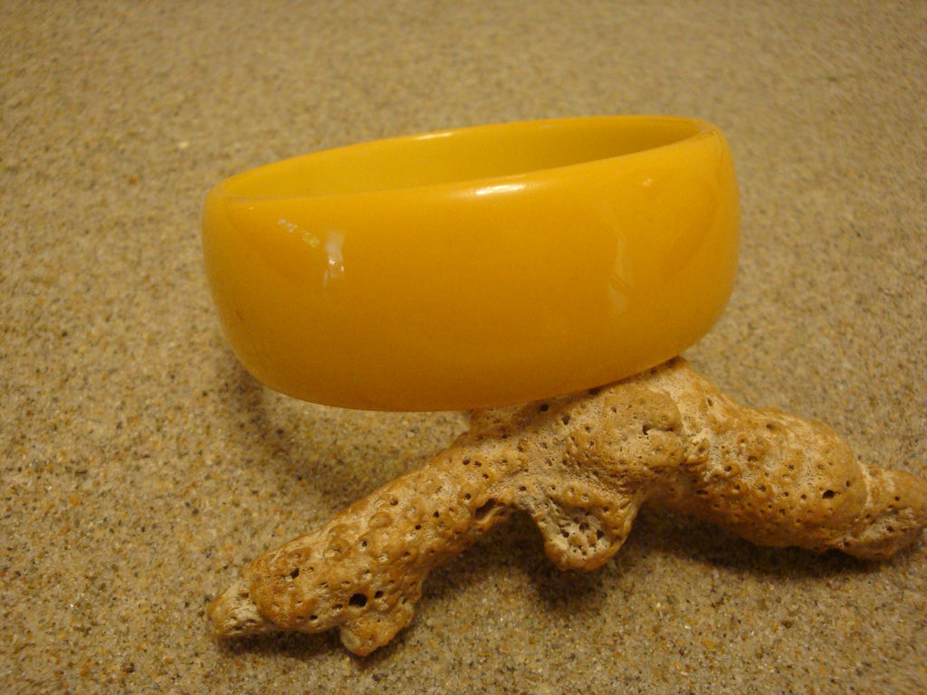 Vintage 1" Canary Yellow Bakelite Bangle Bracelet