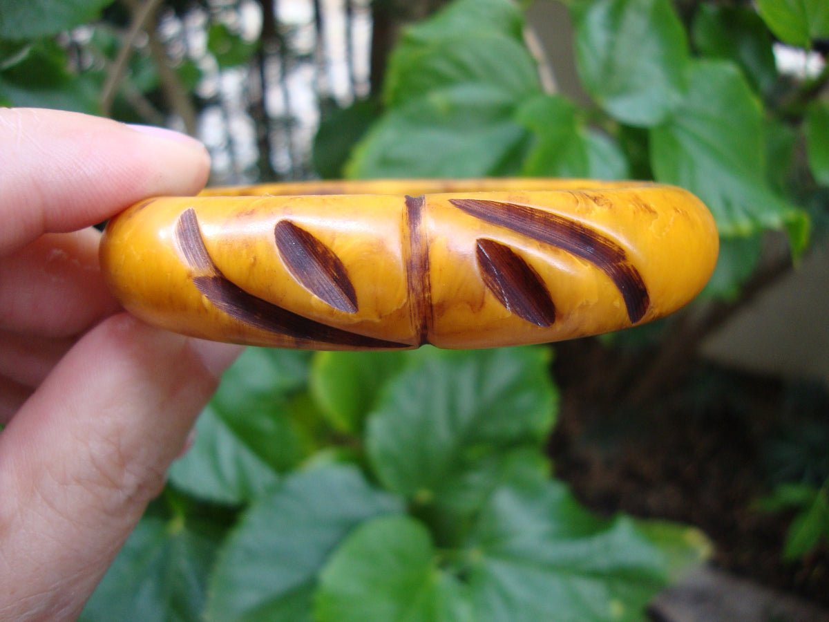 Vintage Bakelite Bracelet! Marbled Butterscotch & Brown Colors; Overdyed Bamboo Carvings!