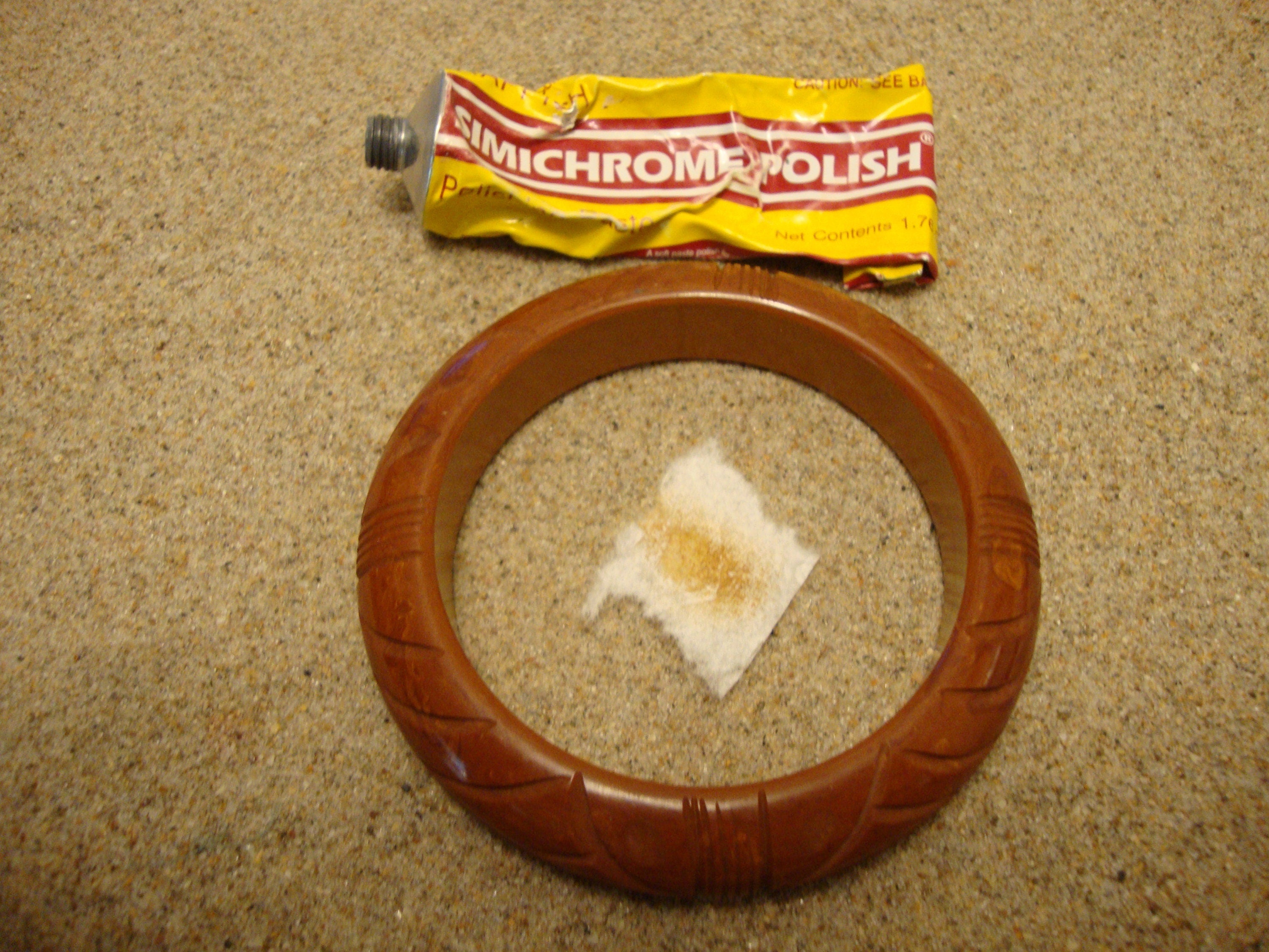 Vintage Cinnamon Bakelite Bracelet: Carved Wheat Sheaf Design