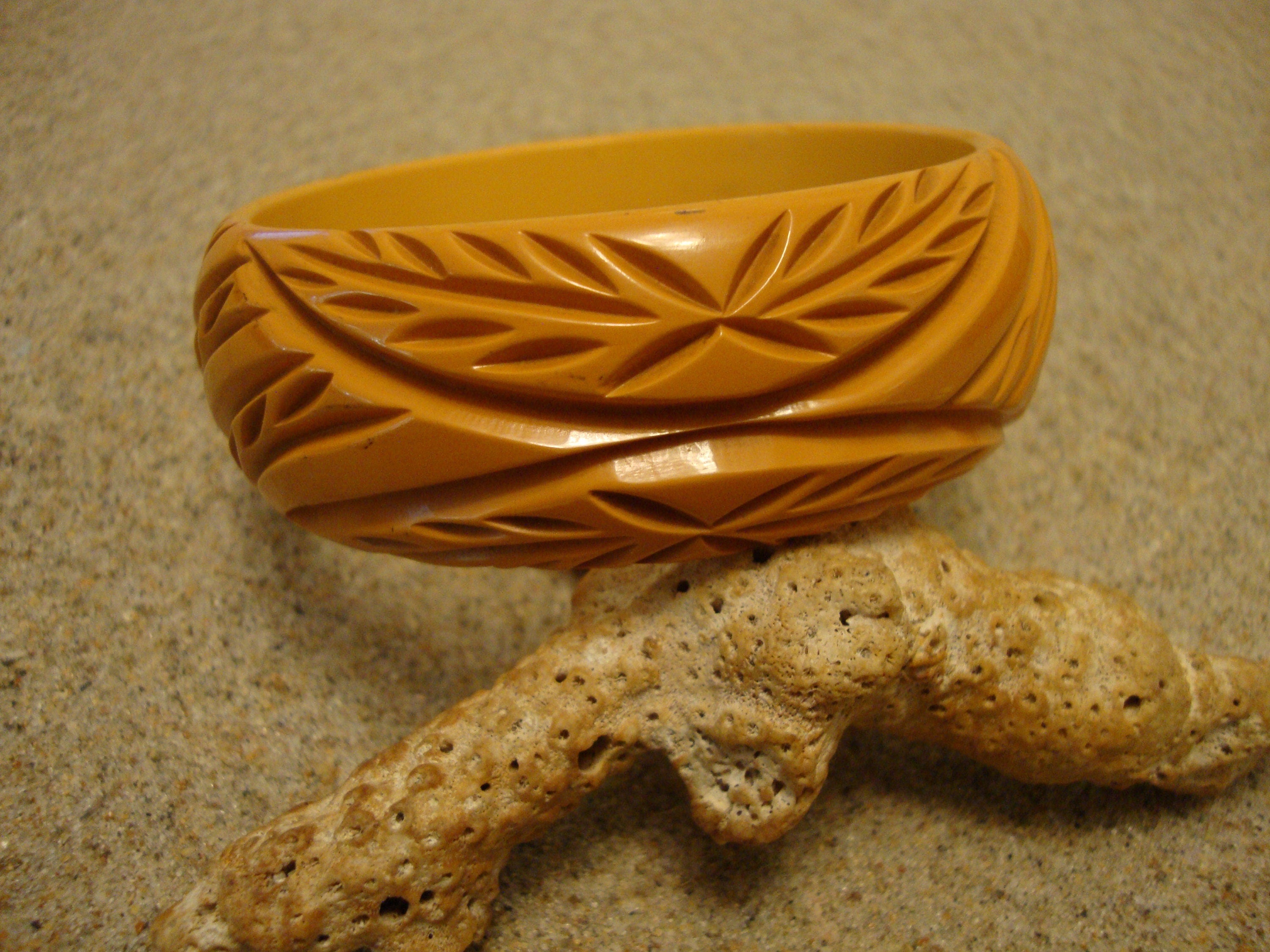 Vintage 1" Goldenrod Bakelite Bracelet! Vine and Leaf w/Diagonal Slash Carvings!