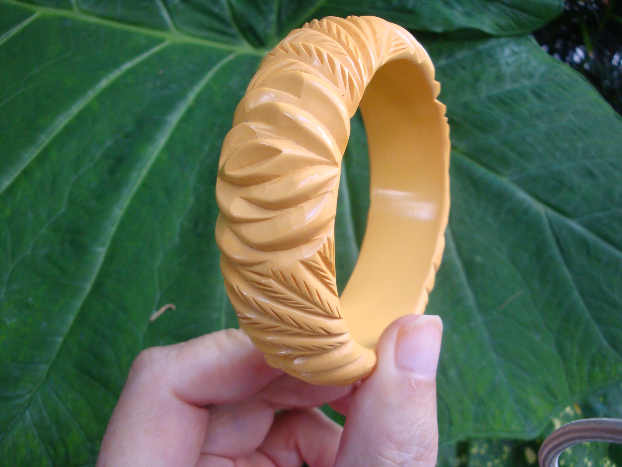 Vintage 1" Canary Yellow Bakelite Bracelet!  Four Lotus Flower & Leaf Carvings!!