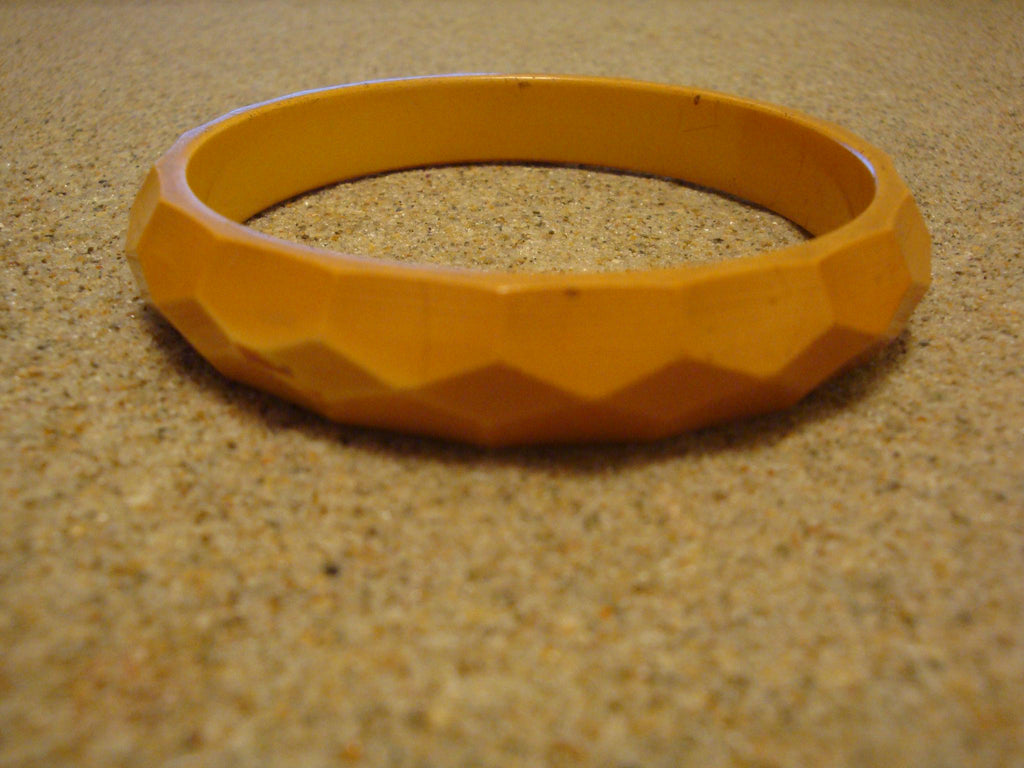 Vintage 1/2" Goldenrod Bakelite Bracelet w/ Diamond & Pentagon Shaped Facets!