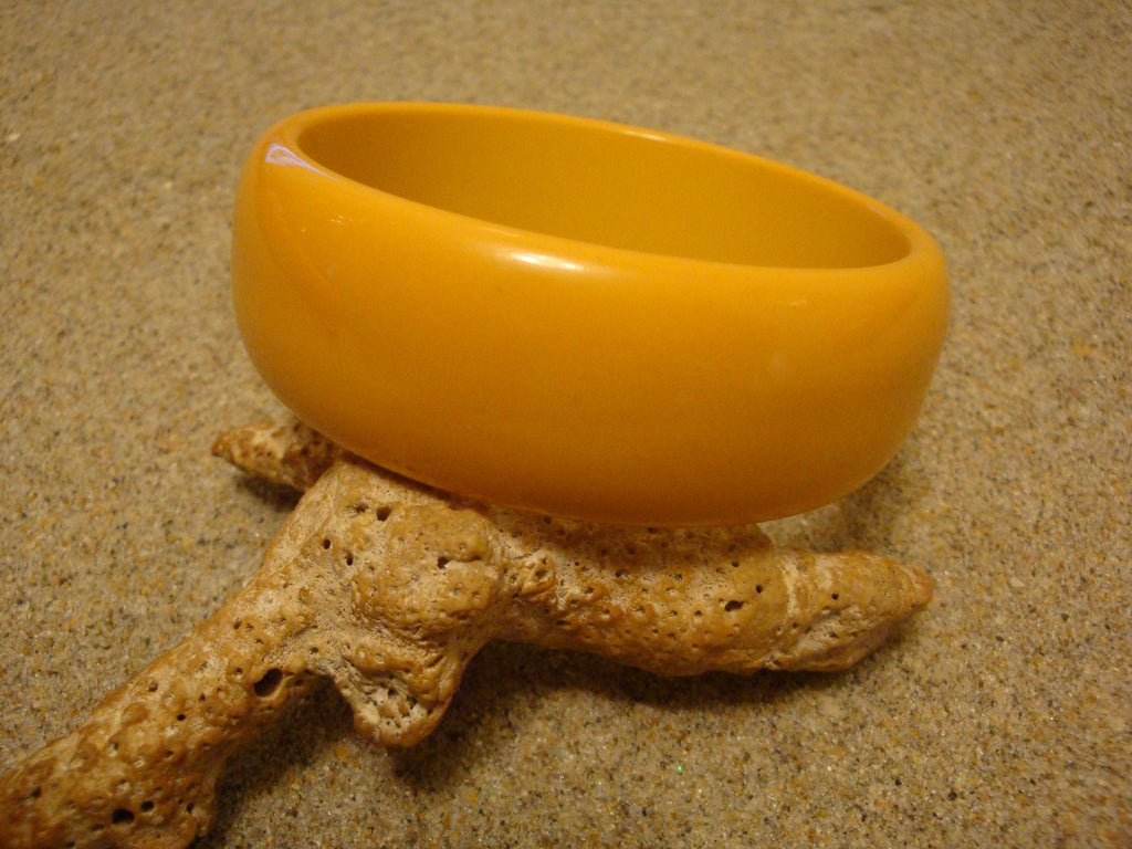 Vintage 1" Canary Yellow Bakelite Bangle Bracelet
