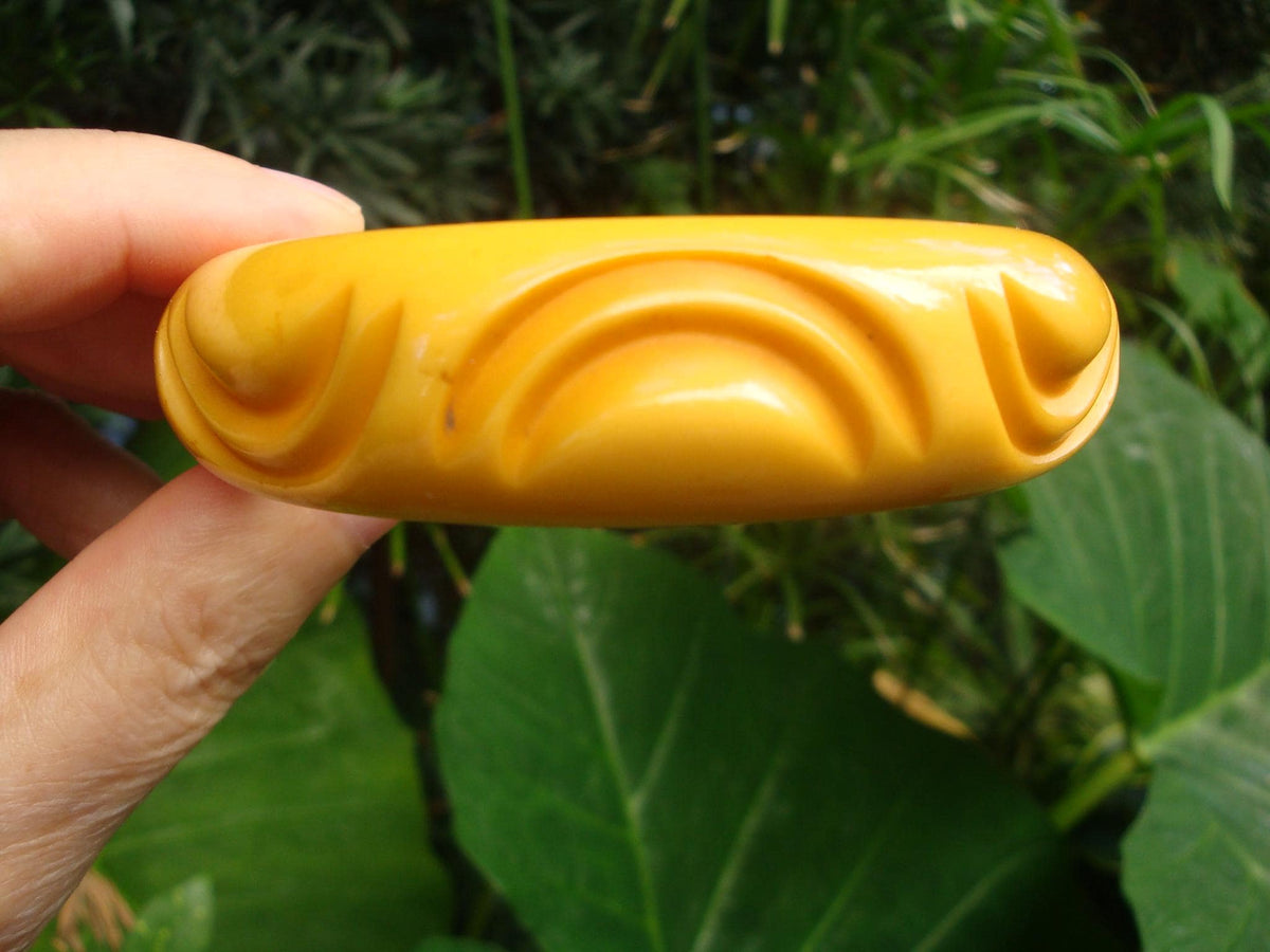 Vintage 3/4" Canary Yellow Color Bakelite Bracelet! Deep Semi Circular Carvings!