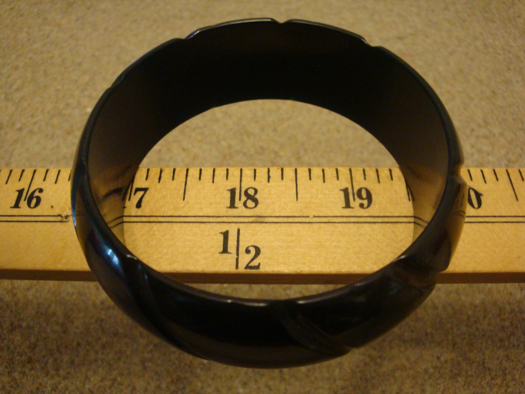 Vintage 1" Midnight Green Bakelite Bracelet! Deep Diagonal Slash Carvings!
