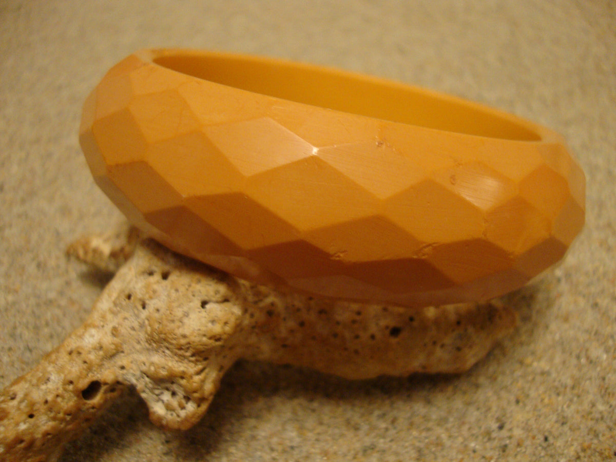 Vintage 7/8" Bakelite Bracelet w/ 3/8" Dome! Diamond & Pentagon Shaped Facets!