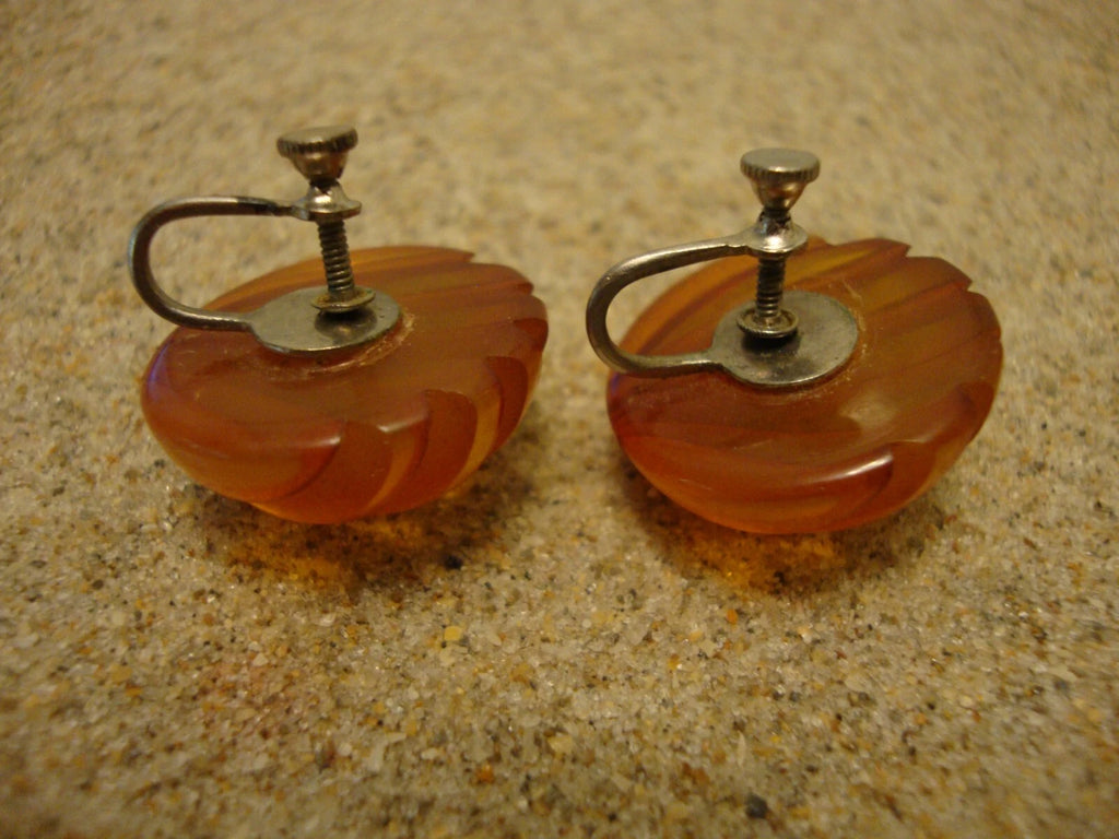 Vintage 7/8" Screw Back Bakelite Earrings; Gold Prystal w/ Contoured Carvings!