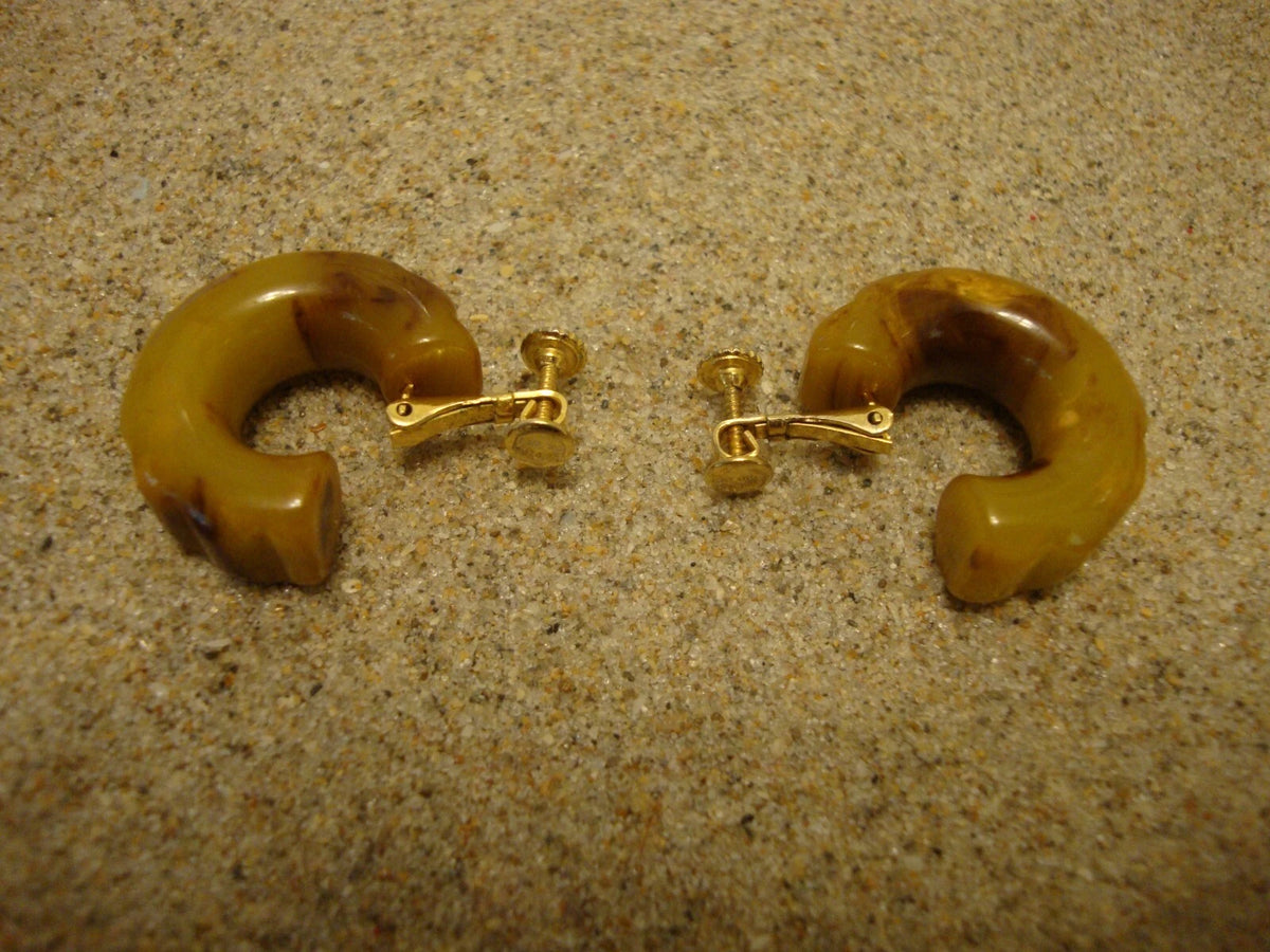 Vintage 1" Bakelite Scalloped Earrings! Jade Green/Brown/Cream Marbled Colors!