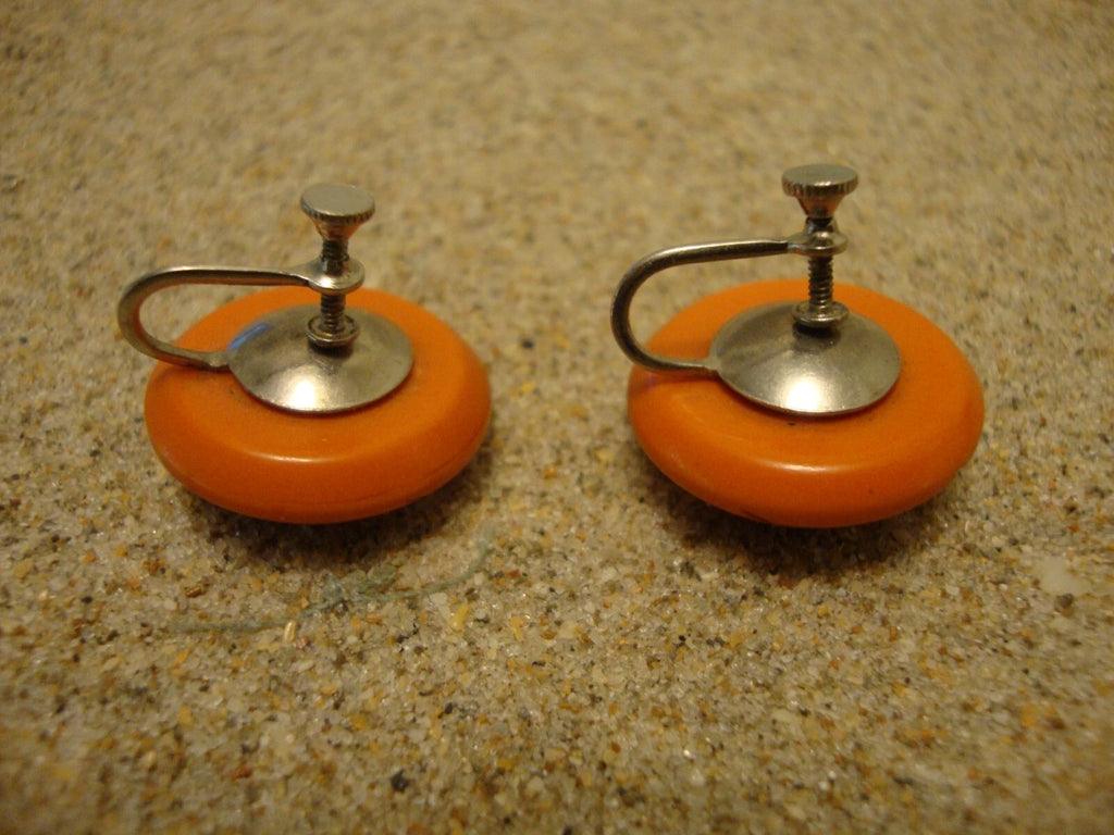 Vintage 7/8" Screw Back Bakelite Earrings; Burnt Orange w/ Flower Carvings!
