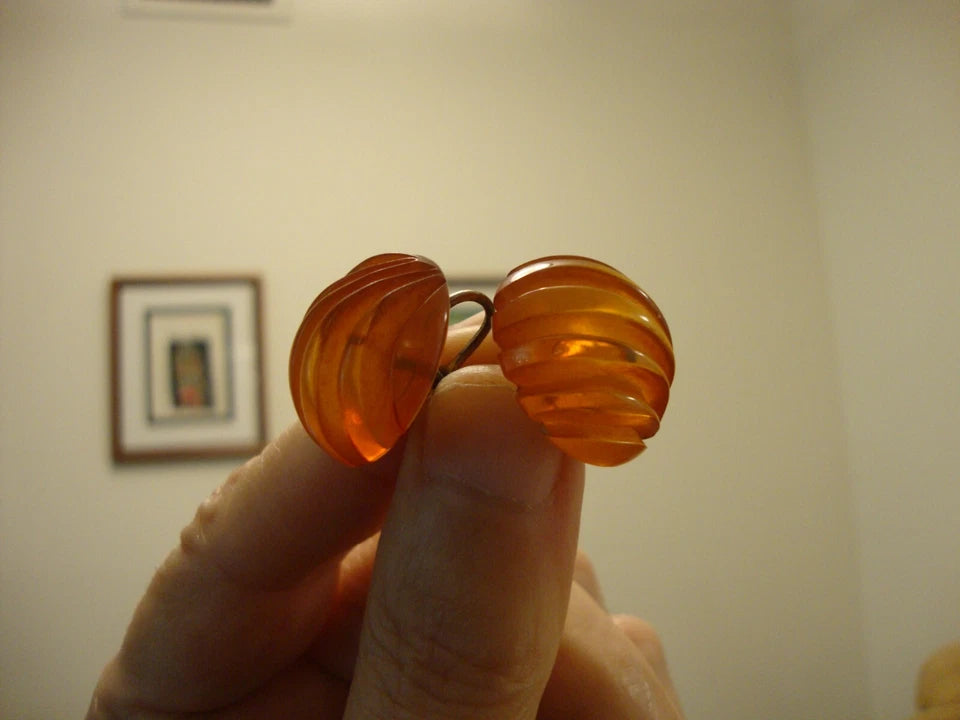 Vintage 7/8" Screw Back Bakelite Earrings; Gold Prystal w/ Contoured Carvings!